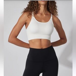 90 Degrees size Medium WHITE SEAMLESS VESPERA BRA